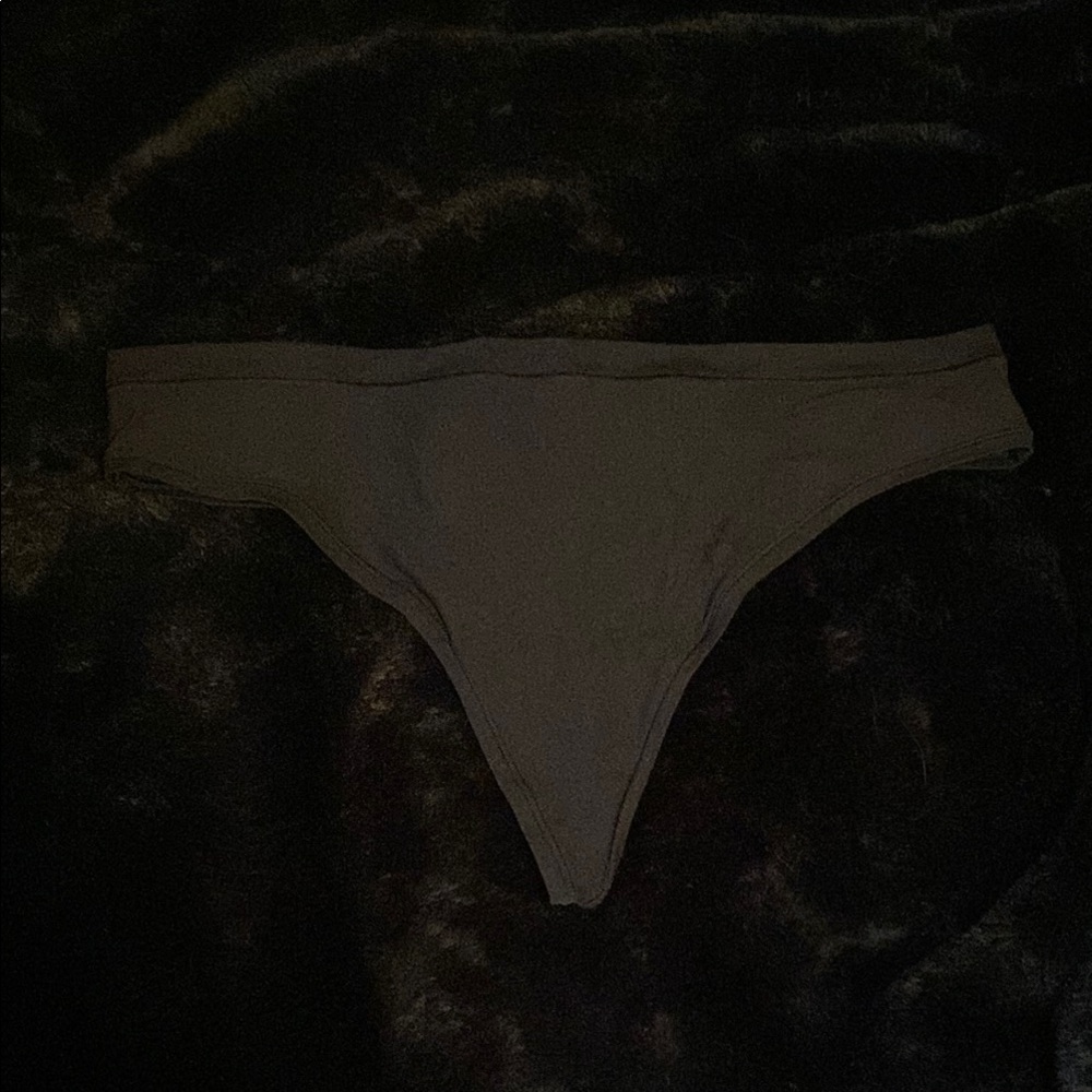 Victoria’s Secret VS Pink One Size Thong - black -